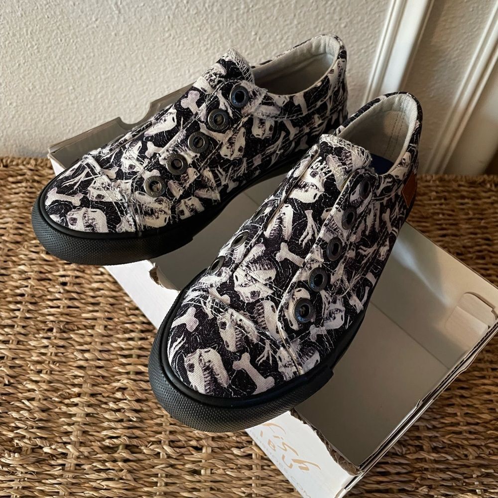 Blowfish Malibu Kids Dinosaur Print Bones Black and White Kids Loafers 1 NWT - Picture 13 of 14